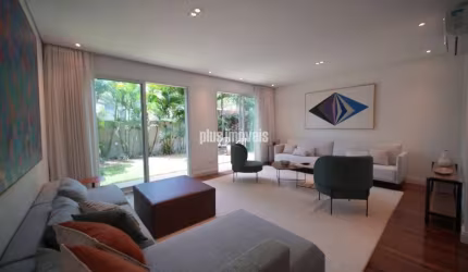 Casa em condomínio fechado, Área privativa: 334m², 4 Suítes, 3 Vagas