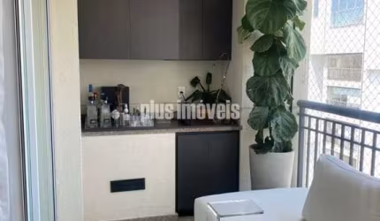 Lindo apartamento na melhor rua de Moema.