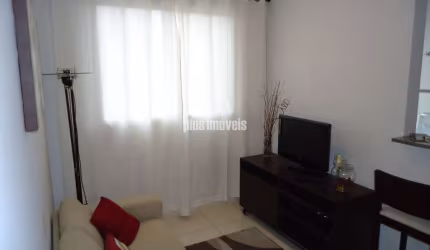Apartamento com 2 Quartos e 1 banheiro para Alugar, 55 m²
