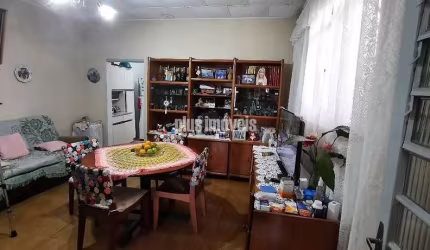 CASA TÉRREA NA VILA GUARANI EM ÓTIMA LOCALIZAÇÃO.