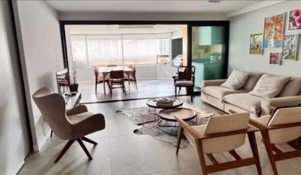 Apartamento com 4 Quartos e 5 banheiros para Alugar, 190 m²
