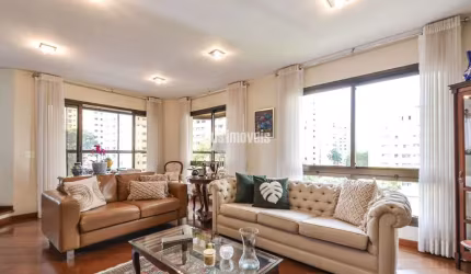 Excelente apartamento em Moema