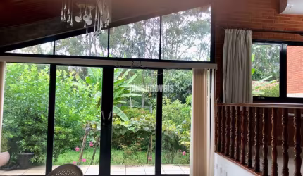 Casa com 3 Quartos e 5 banheiros à Venda