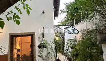Casa de Vila a venda no Jardim América 2 quartos 1 suite + escritorio