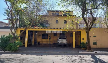 CASA E DORMTS ALTO DA BOA VISTA 298M