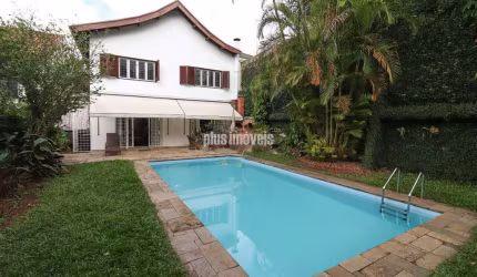 CASA COM 364M² NO BROOKLIN VELHO