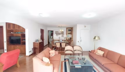 Excelente apartamento em Moema