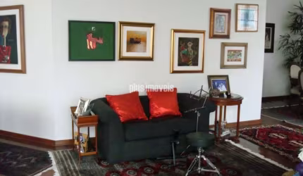 Excelente apartamento no Moema