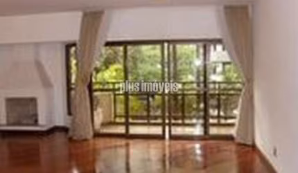 Excelente apartamento no Moema