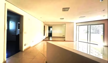Apartamento para aluguel possui 140m² com 3 quartos em Moema