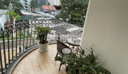 Excelente apartamento em Moema