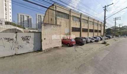 Galpão/Depósito/Armazém e 4 banheiros à Venda, 1800 m²