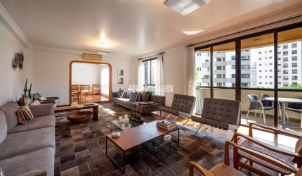 Excelente apartamento  Na melhor localização da Vila Nova Conceição