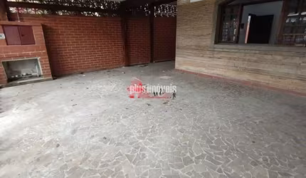 Sobrado com 3 Quartos e 3 banheiros à Venda, 150 m