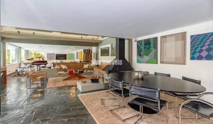 SOBRADO COM 600 M² NO JARDIM MARAJOARA