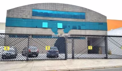 PRÉDIO COMERCIAL COM ÁREA DE GALPÃO SANTO AMARO