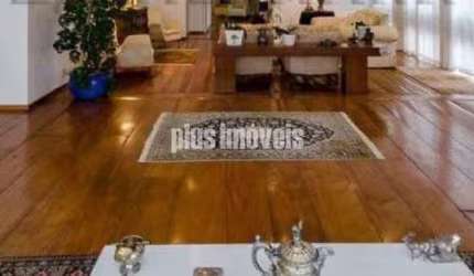 BELISSIMO APARTAMENTO DUPLEX COM 680M² ÚTEIS
