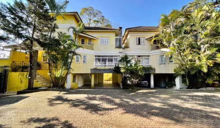 CASA EM CONDOMINIO ALTO DA BOA VISTA 4 QUARTOS SENDO 3 SUITES