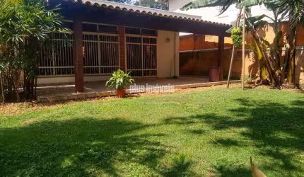 ALTO DA BOA VISTA - Amplo jardim, planta terra exelente para modernização.