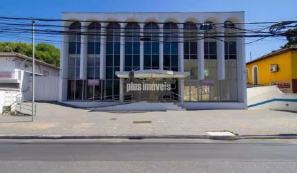 COMERCIAL JARDINS. LOCALIZADO NA AVENIDA BRIGADEIRO LUÍS ANTÔNIO.