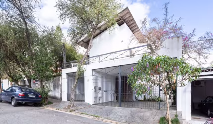 Casa em rua fechada.!