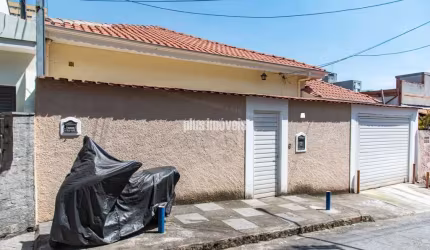 CASA TODA REFORMADA EM RUA FECHADA - CAMBUCI