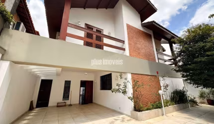 Sobrado com 4 Quartos e 6 banheiros à Venda, 280 m²