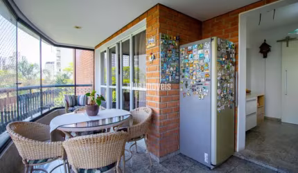 Apartamento de 198m² á venda no Campo Belo