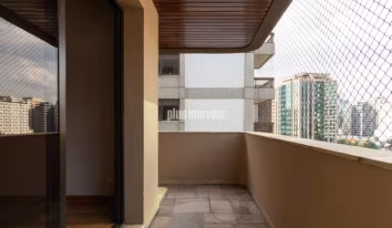 Apartamento tipo para venda com 3 quartos, 209m²