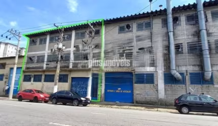 Galpão/Depósito/Armazém e 4 banheiros para Alugar, 558 m²
