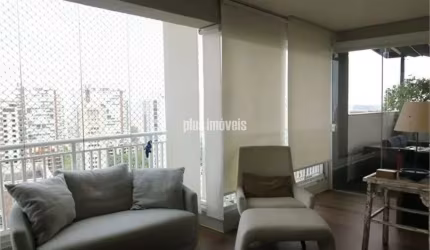 Excelente Apto Duplex em rua arborizada, 173 metros