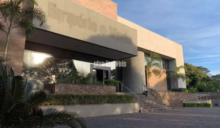 IMÓVEL COMERCIAL AO LADO DA PONTE DA AMIZADE