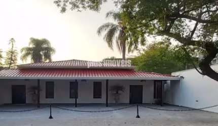 Imóvel Comercial e 5 banheiros à Venda, 420 m²