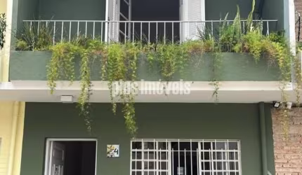 Casa com 2 Quartos e 2 banheiros para Alugar, 140 m²
