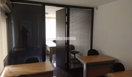 CONJUNTO COMERCIAL NOS JARDINS COM VISTA LIVRE