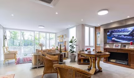 CASA EM CONDOMÍNIO 424.0M² ÁREA PRIVATIVA,  4 SUÍTES  4 GARAGEM- QUINTAL COM PISCINA