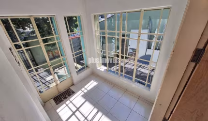 EXCELENTE LOCALIZAÇÃO !!! BOSQUE DA SAÚDE- AMPLA CASA