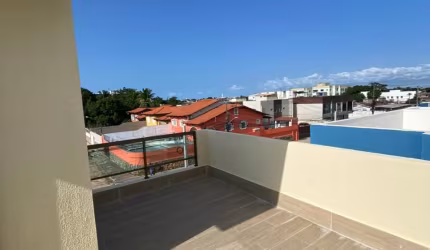 Casa na avenida Costa Azul com 3 quartos e 3 banheiros Varanda, Hall e Churrasqueira