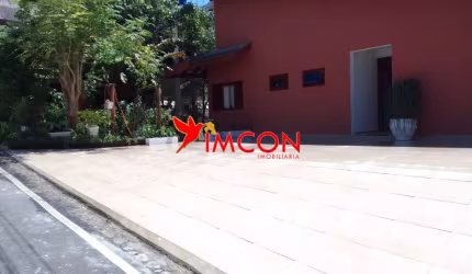 Belíssima  Casa de 330m2 –em Arujá – Condomínio de Alto Padrão com 03 suítes