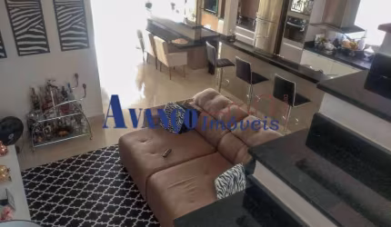 Condomínio Residencial dos Ipês - Lindo sobrado repleto de armários