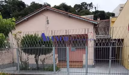 Casa á venda em ótima localização no Bairro Ponte São João