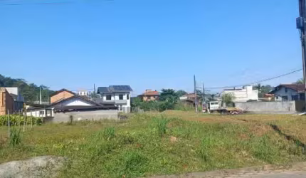 Terreno à venda com 240m² no bairro Vila Nova.
