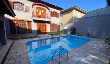 CASA A VENDA/LOCAÇÃO NO VILA INAH