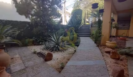 CASA CONDOMÍNIO FECHADO VITÓRIA RÉGIA
