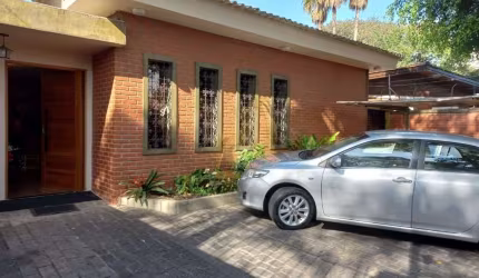 Espaçosa Casa 4 Quartos em Vila Inah - SP