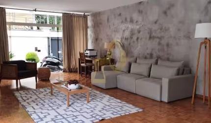 Linda Casa à Venda na Vila Madalena, SP