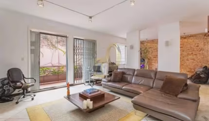 Casa à venda e aluguel no Jardim Paulistano