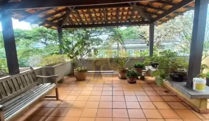 Casa em rua Fechada no cidade jardim!