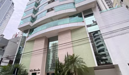 Lindo apto com 03 dormts e 2 vagas próx à praia na barra norte em Balneário Camboriú