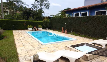 Casa Chácara em Condomínio  -5 quartos sendo 2 suite